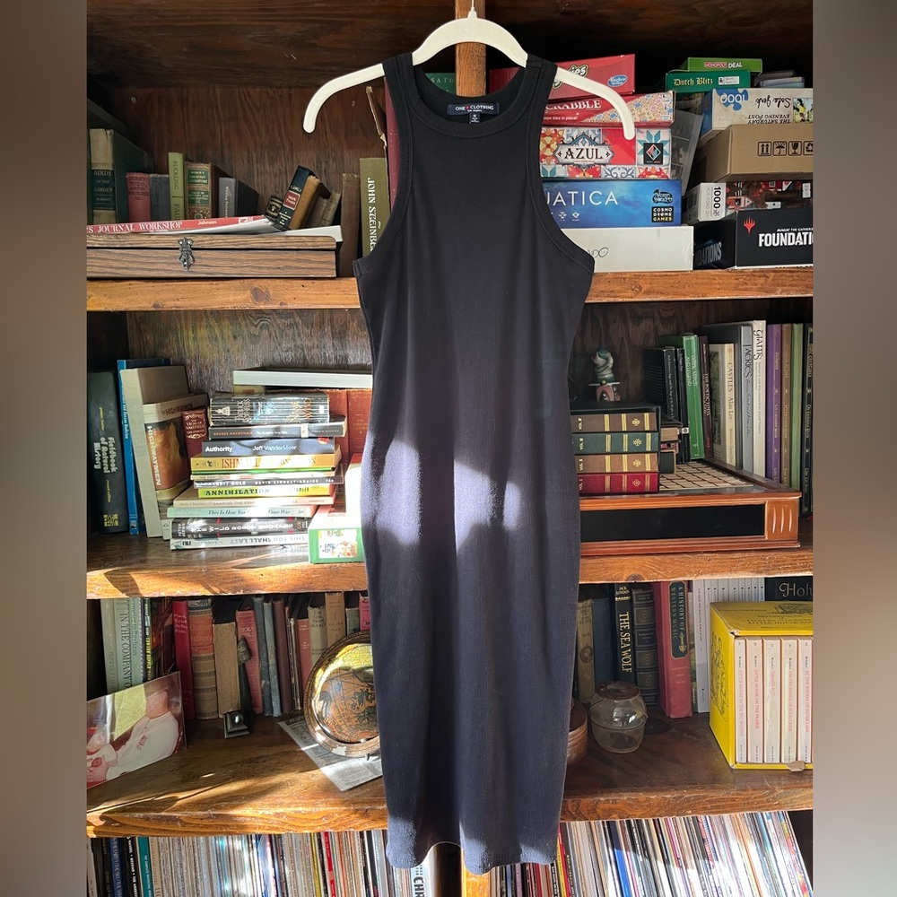 Black ribbed bodycon dress